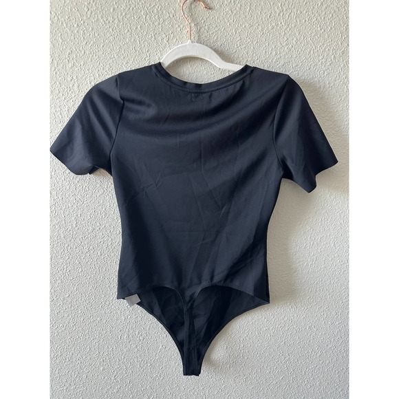 GOOD AMERICAN Scuba Short Sleeve Bodysuit - Picture 10 of 16